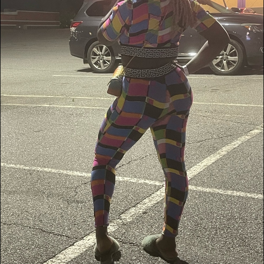 WORN ONCE..LEGGINGS SET 💜💚💗🙏🏾🙏🏾